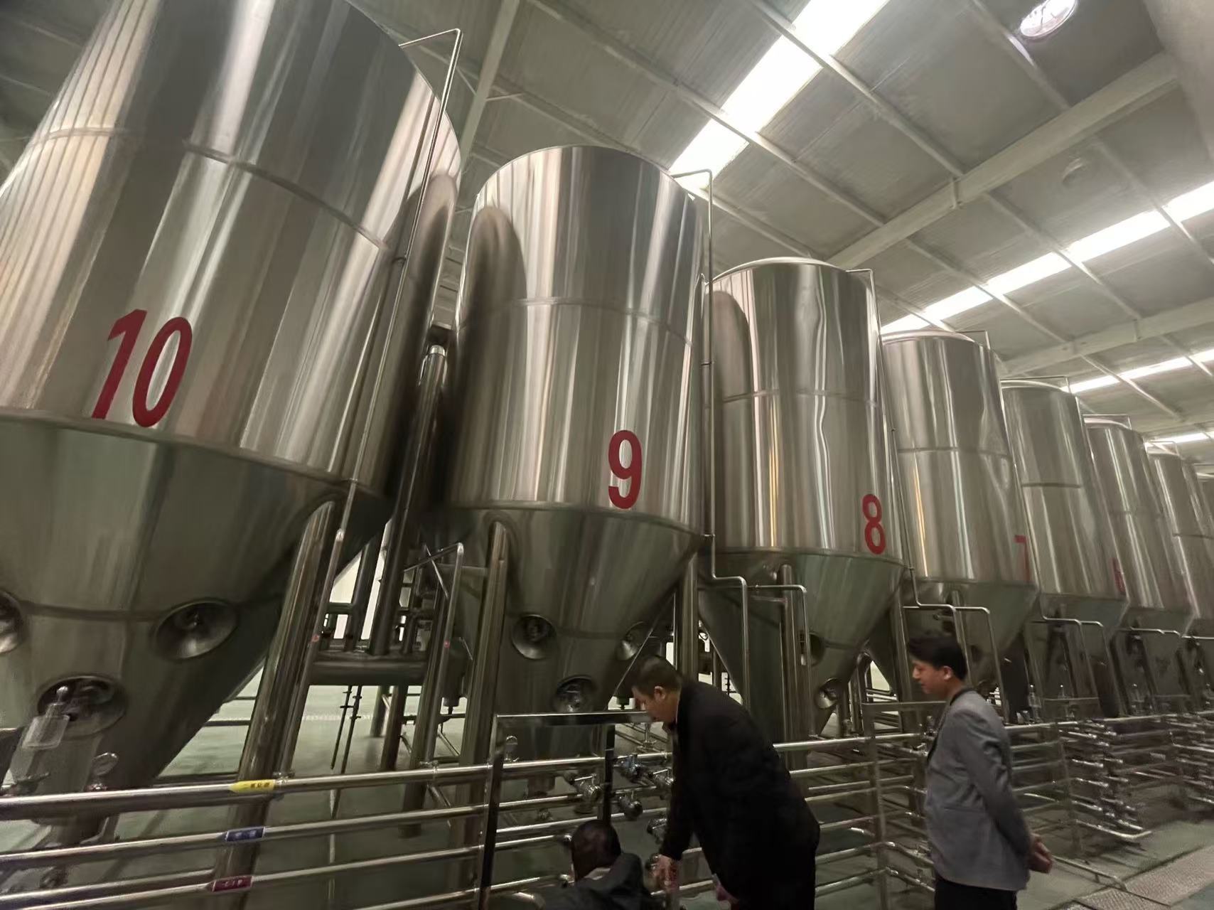 北仑精酿啤酒设备厂—平面布置、设备设计、制造、调试、培训等一条龙服务